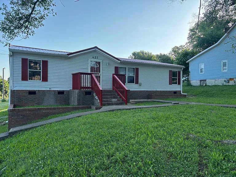 421 Hannaway St — Photo 2