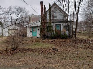 13 Dinsmore St, Bingham, ME 04920