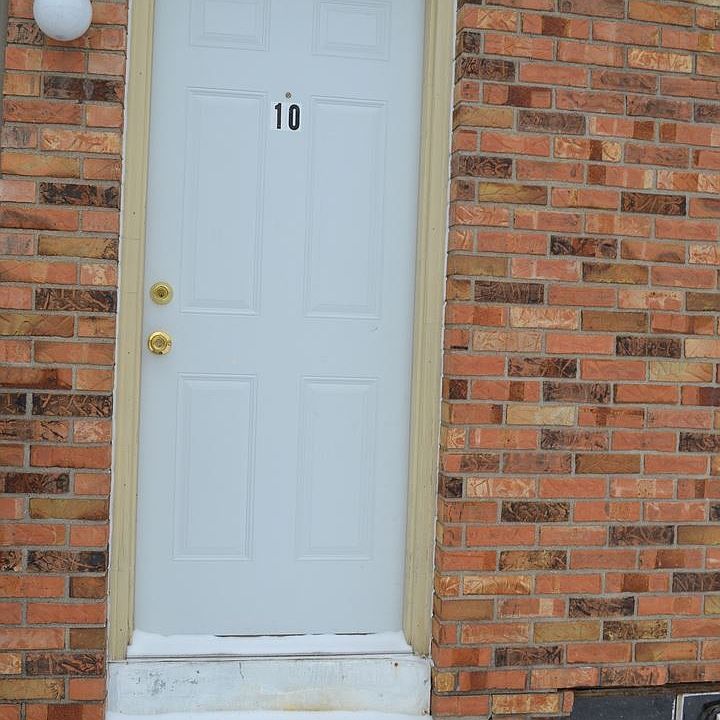 1st image of 863 Lincoln Ave APT 10