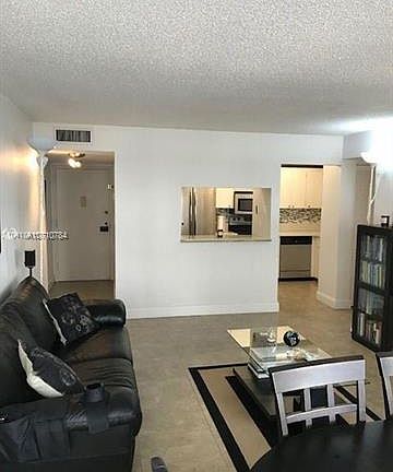 4th image of 1440 Brickell Bay Dr
