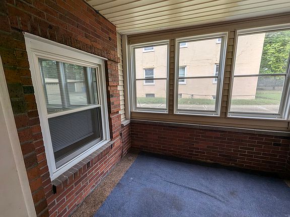 3rd image of 2302 Kenwood Blvd APT 1