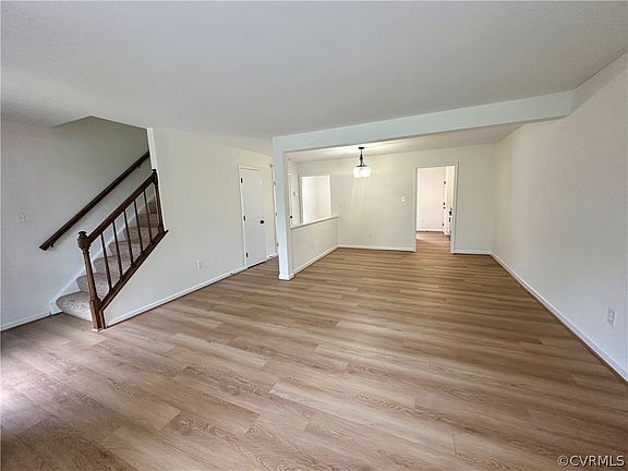 3rd image of 1409 Kemper St