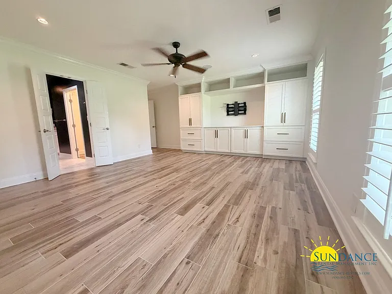 224 Yacht Club Dr NE — Photo 8