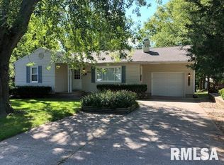 4718 Meadow Ln, Bartonville, IL