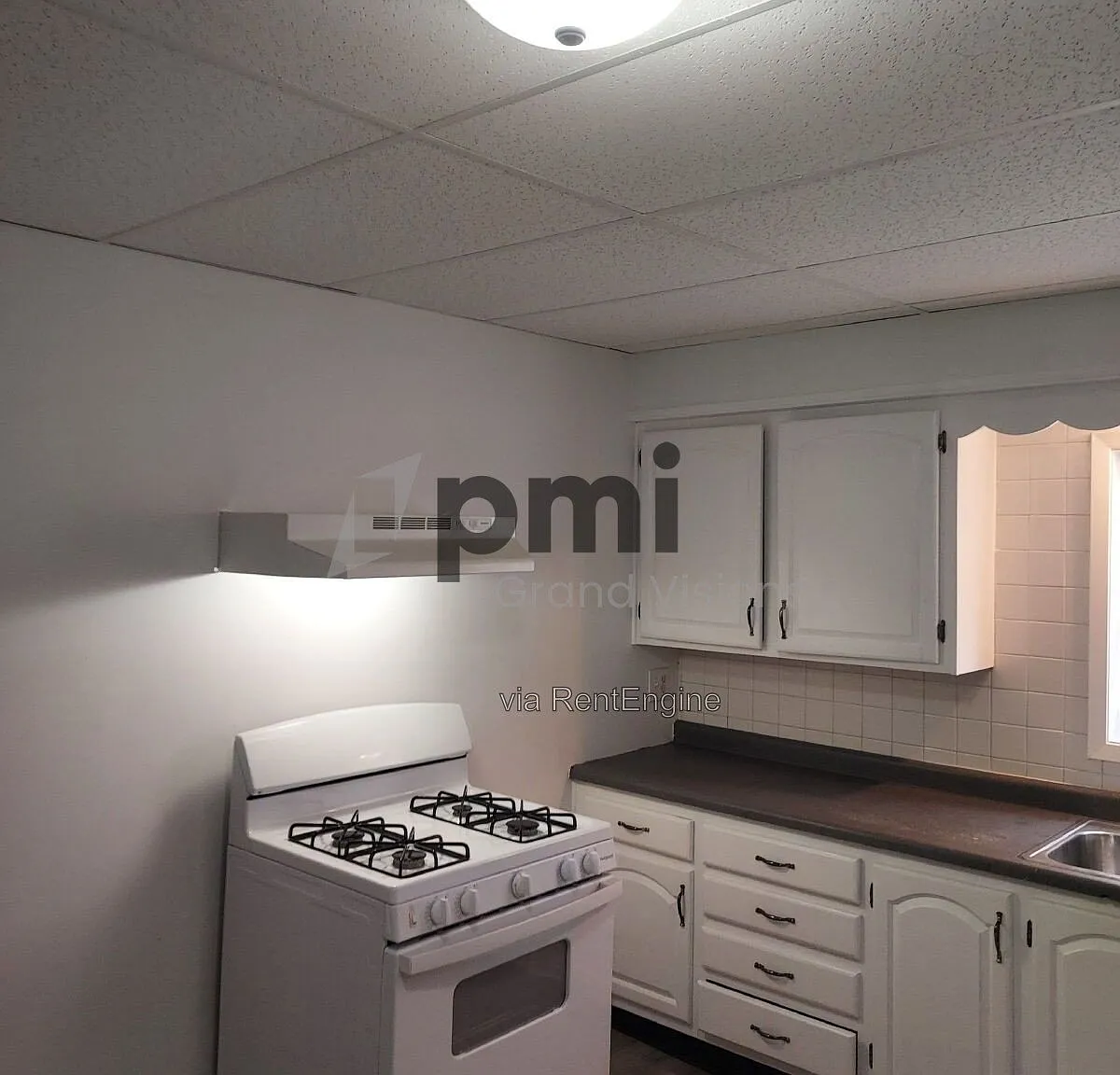 3 bed, 1.0 bath, 1116 sqft, $1,270 — Photo 2