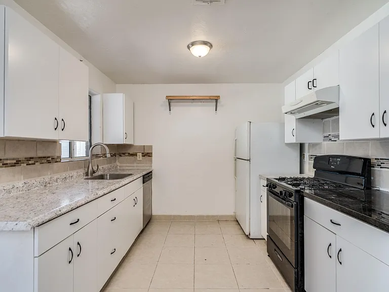 4009 N Tyndall Ave — Photo 4