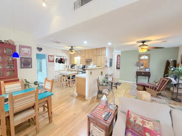 1224 Princeton Dr NE, Albuquerque, NM 87106
