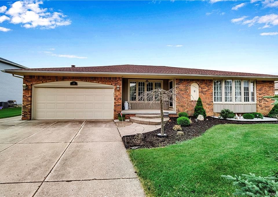 1st image of 10 Robinwood Ct
