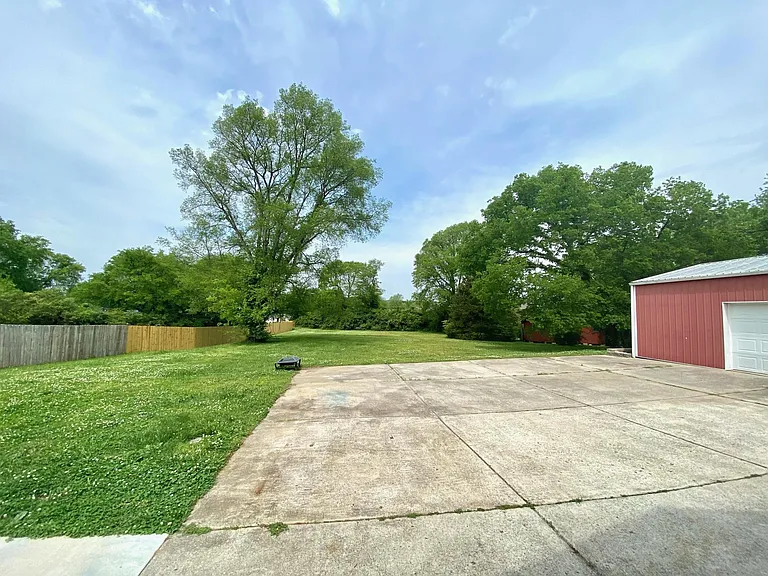 462 Lanier Dr — Photo 5