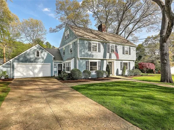72 Anawan Rd, Pawtucket, RI 02861