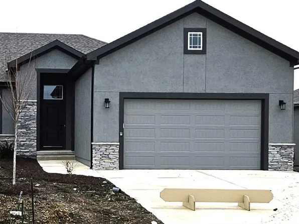 14543 Amanda Ln, Basehor, KS 66007