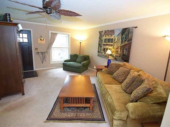 3rd image of 212 Hillcrest Dr