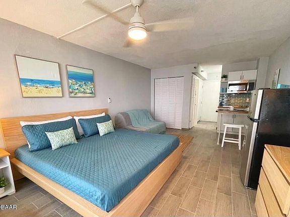 4th image of 2043 S Atlantic Ave #519