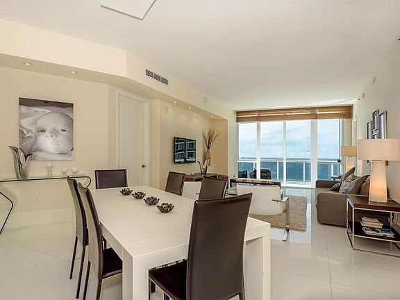 5th image of 16001 Collins Ave APT 1707