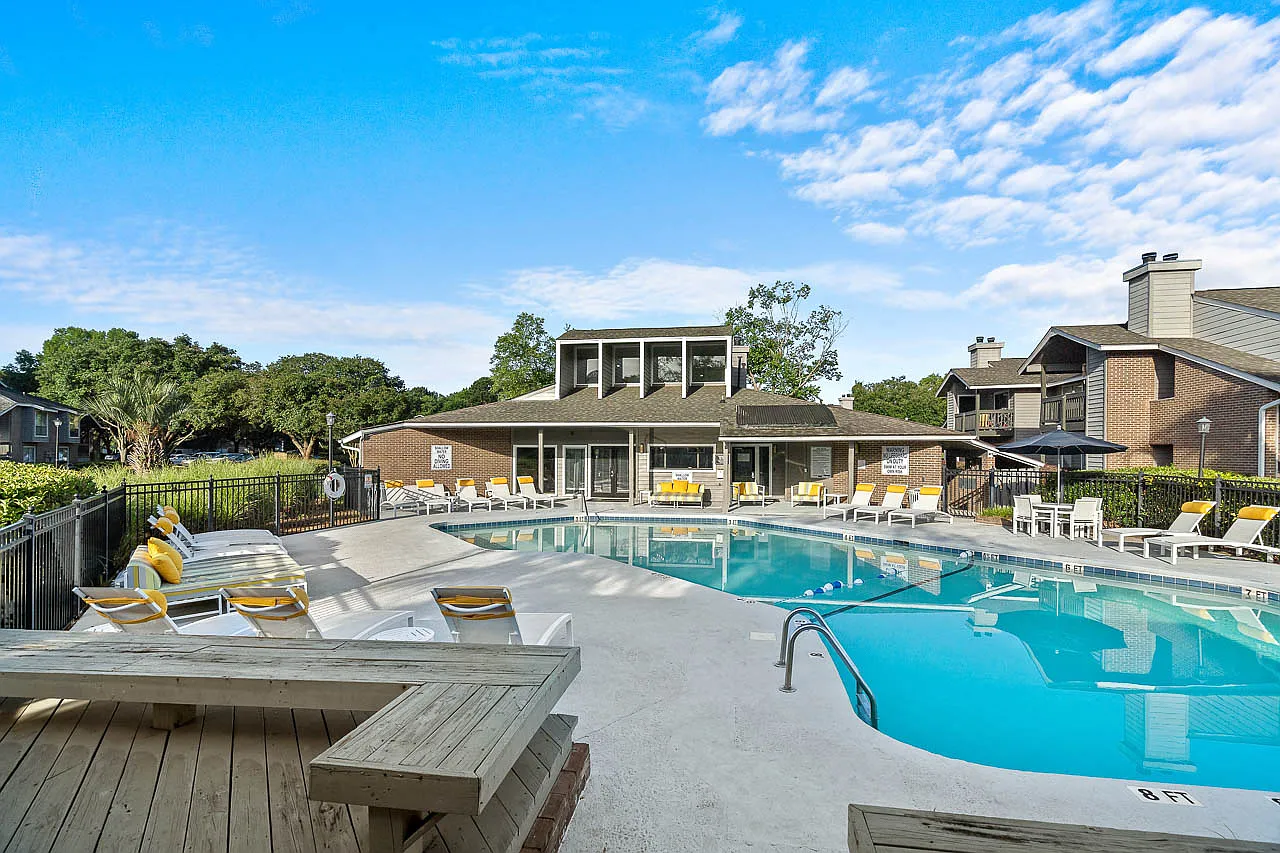 Ashley River Apartments — Photo 4