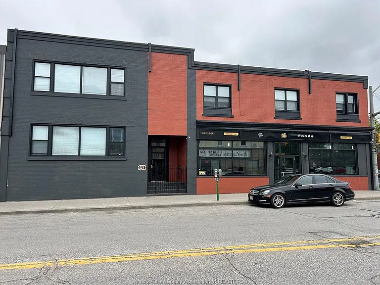 493 University Ave W #3 — Photo 8