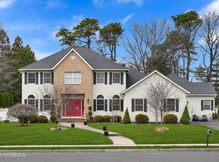 15 Buckingham Dr, Ocean, NJ 07712