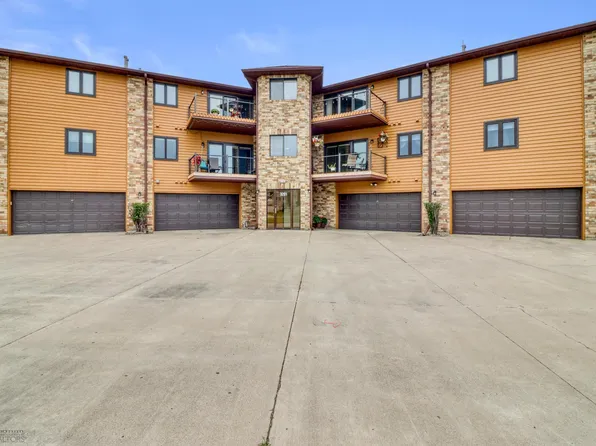 3201 14th St S APT 204, Moorhead, MN 56560