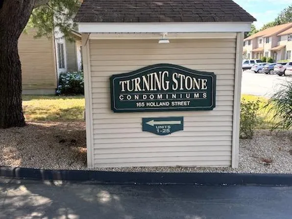 165 Holland St Unit 4, Cranston, RI 02920