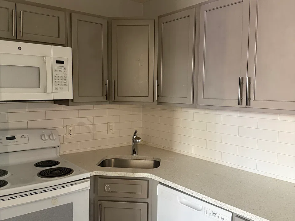 123 W 1st Ave #101