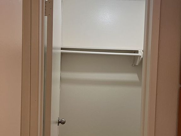 5th image of 13921 Yukon Ave APT 132