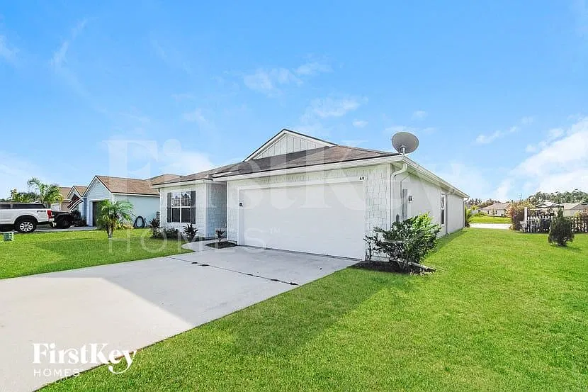 4 bed, 2.0 bath, 1860 sqft, $2,750 — Photo 2