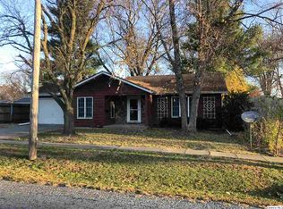 403 E Franklin St, Mount Sterling, IL 62353