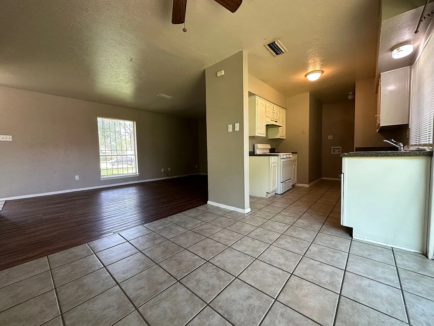 7445 Hillstar Cir 75217 — Photo 3