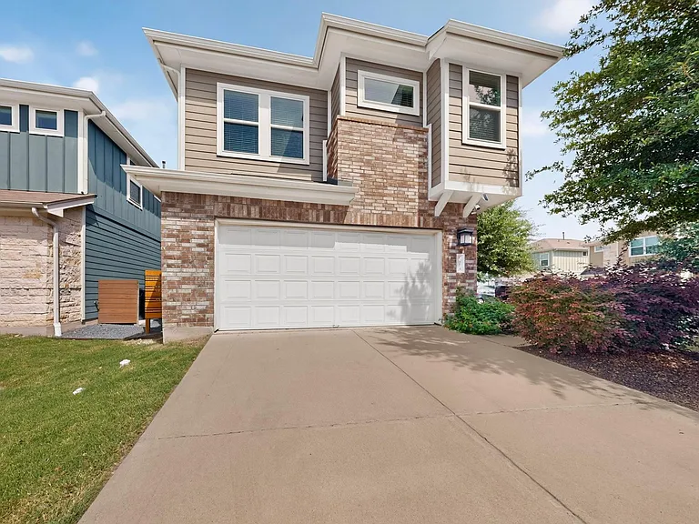 5915 Swayden Ln — Photo 2