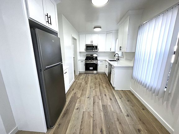 2nd image of 4024-4028 Lincoln Ave