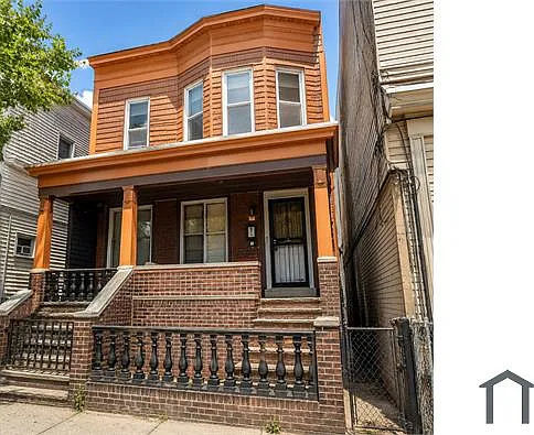 2342 Crotona Ave — Photo 2