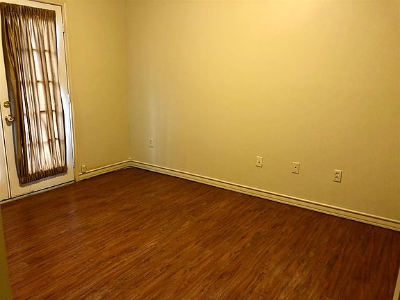 3rd image of 1401 E Gustavus St #18