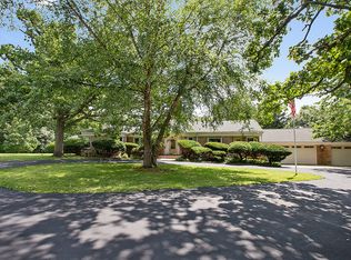 8605 W Pawnee Rd, Palos Park, IL 60464