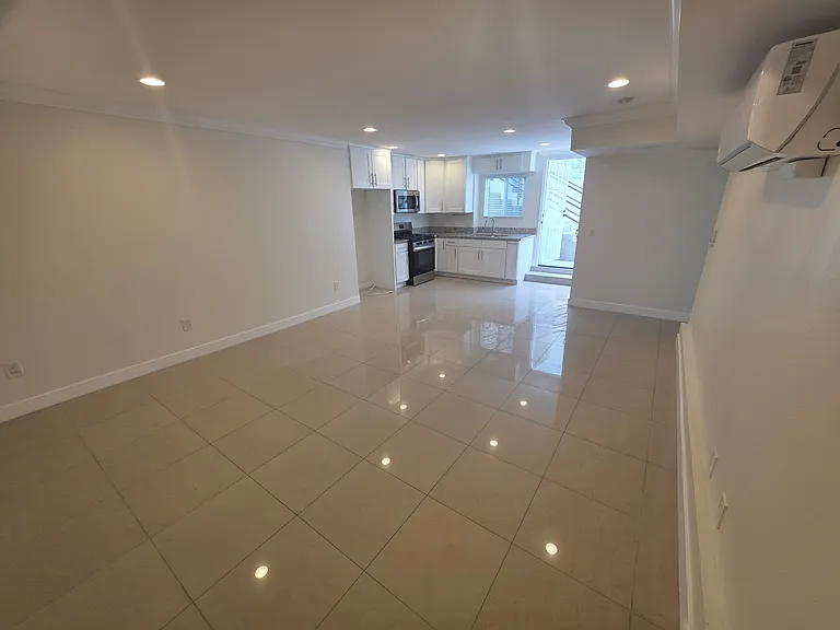 551 Pitta St — Photo 4