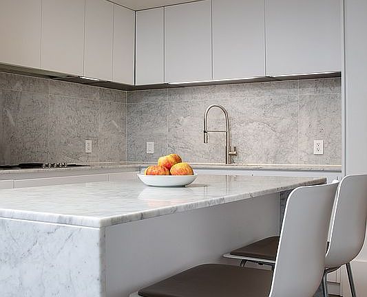 4th image of 429 Kent Ave #712