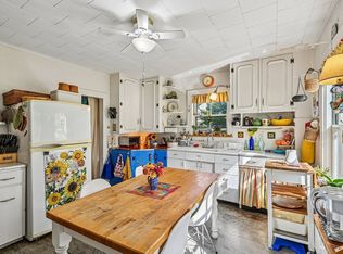 21 Elm St, Maynard, MA 01754
