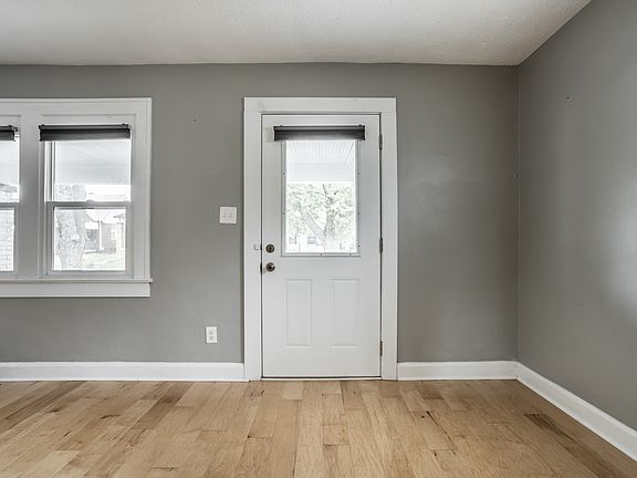 4th image of 950 N Bosart Ave