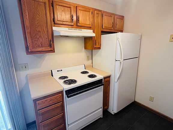 4th image of 2825 Plaza Ln