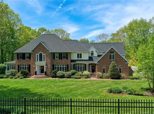 61 Ridge Rd, Glastonbury, CT 06033