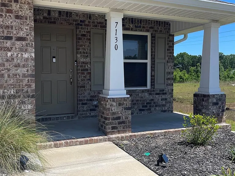 7130 Sonny Dr — Photo 2