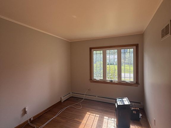 5th image of 22 Greenvale Farms Road