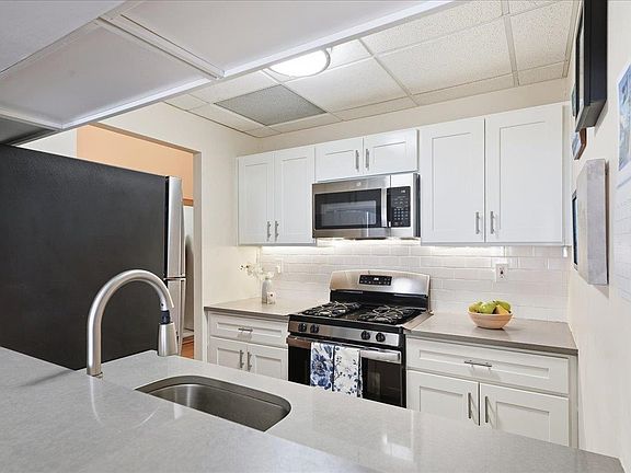 5th image of 186 Wayne St APT 214D