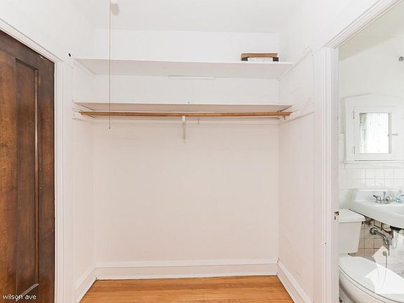 3rd image of 1940 W Wilson Ave #221