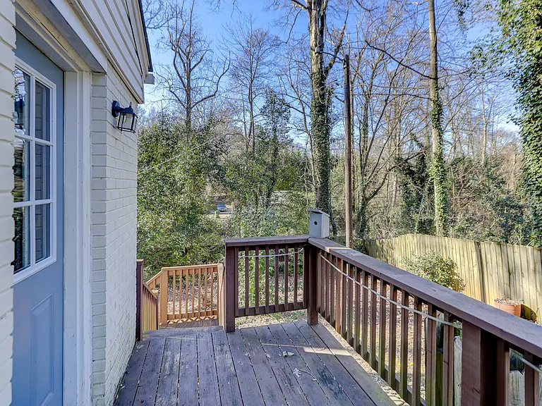3325 Eastwood Dr — Photo 40