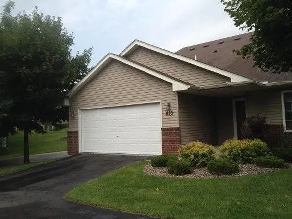 820 Matthew Dr, Chaska, MN 55318