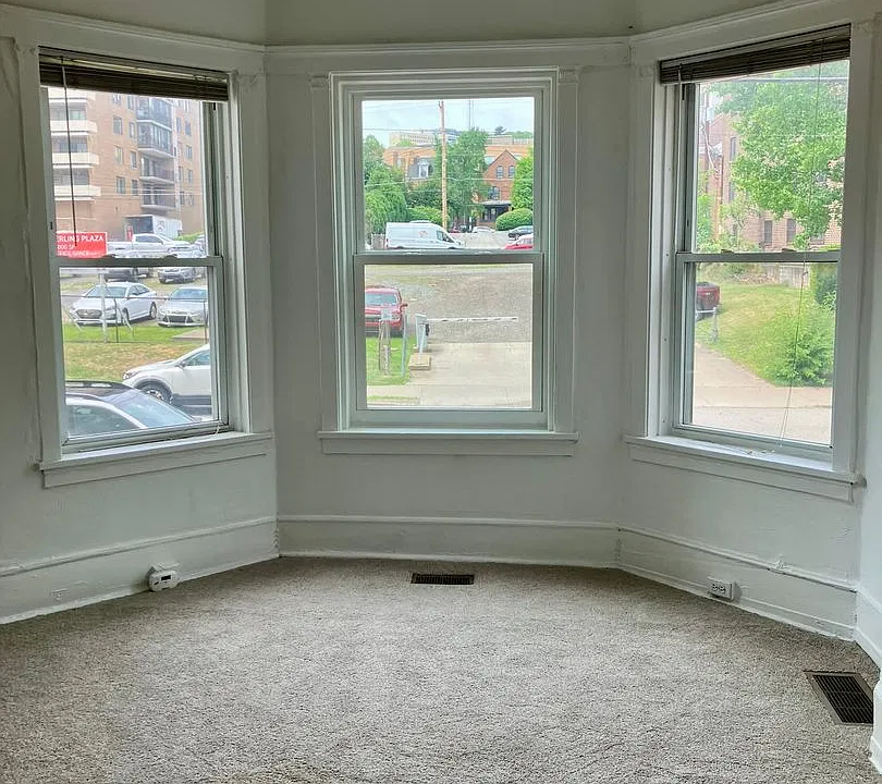 218 N Craig St