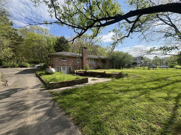 3881 Knight Dr, Whites Creek, TN 37189