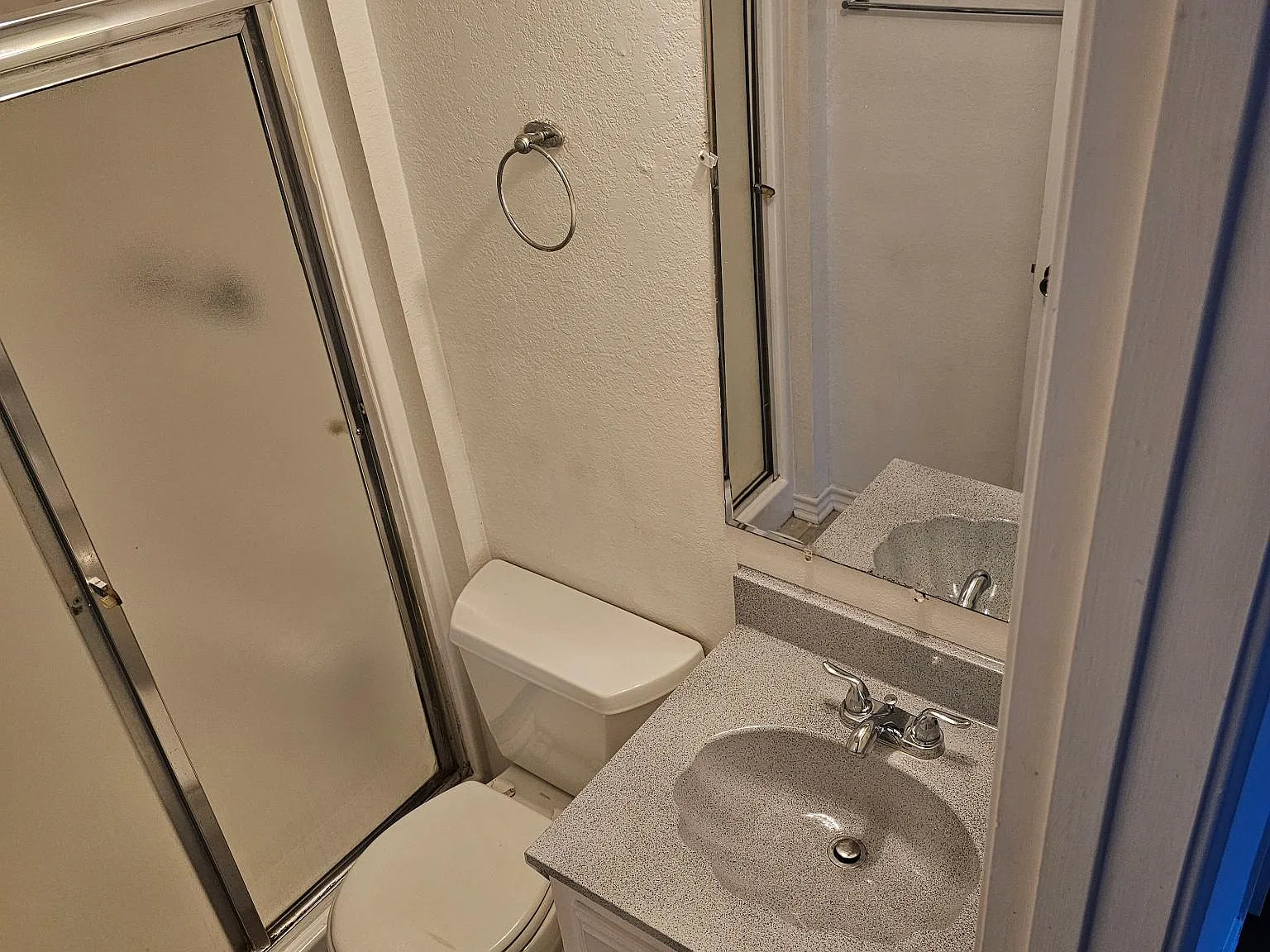 3 bed, 1615 sqft, $2,100 — Photo 4