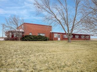 2490 Prairieview Ave, Winterset, IA 50273