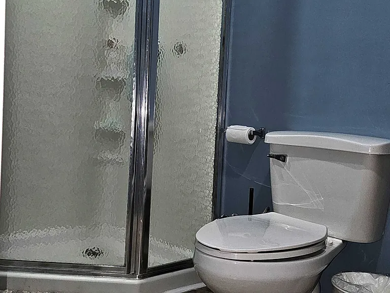 Full Bath Attached to Bead Room #4